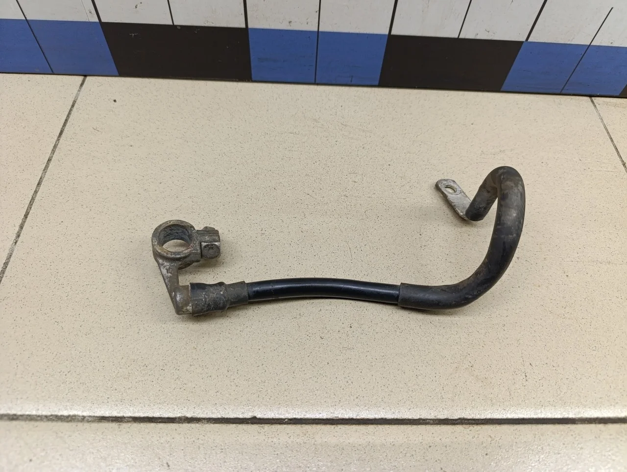 Клемма аккумулятора минус  Passat [B6] 2005-2010