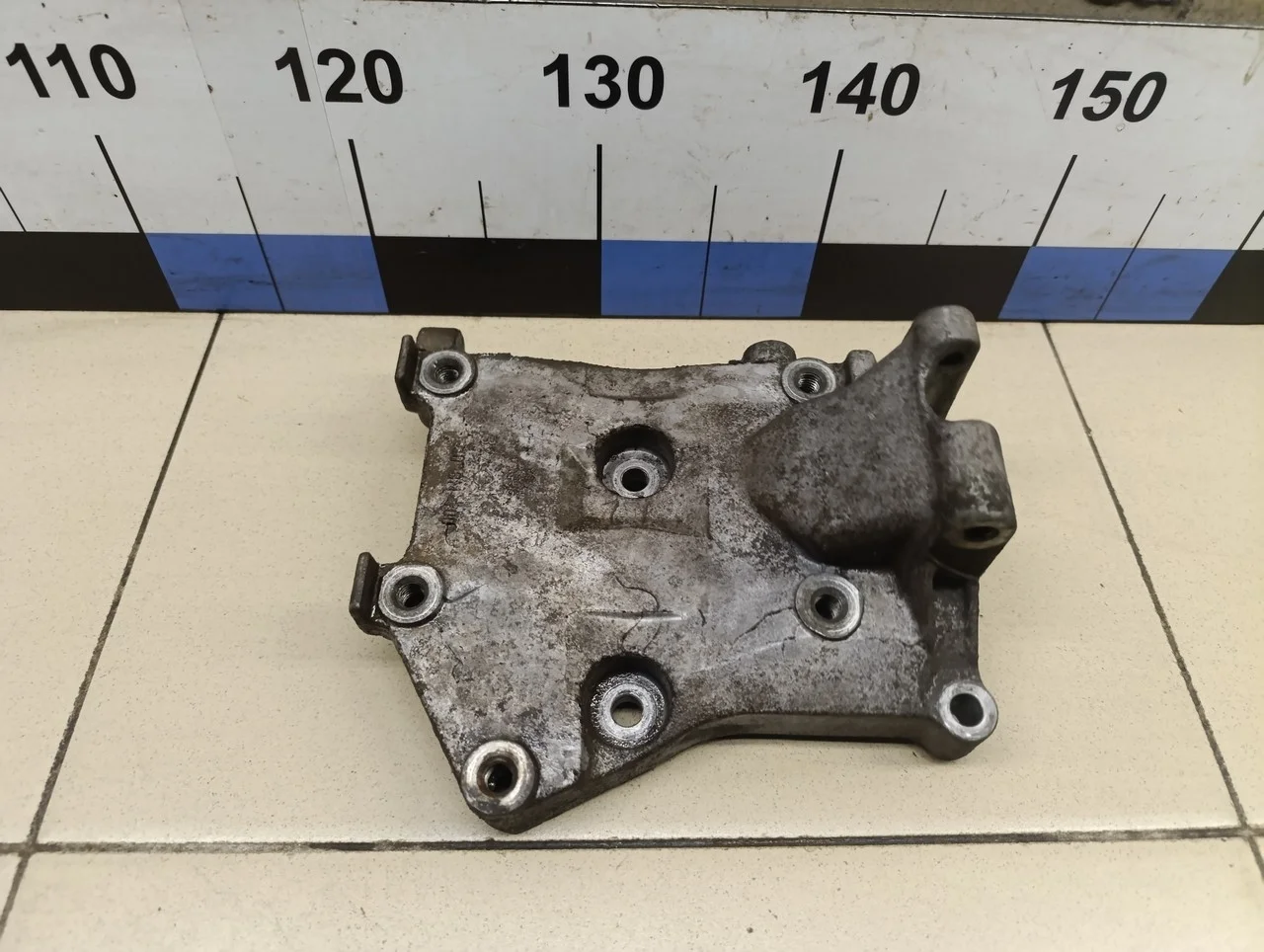 Кронштейн генератора Almera N16 2000-2006