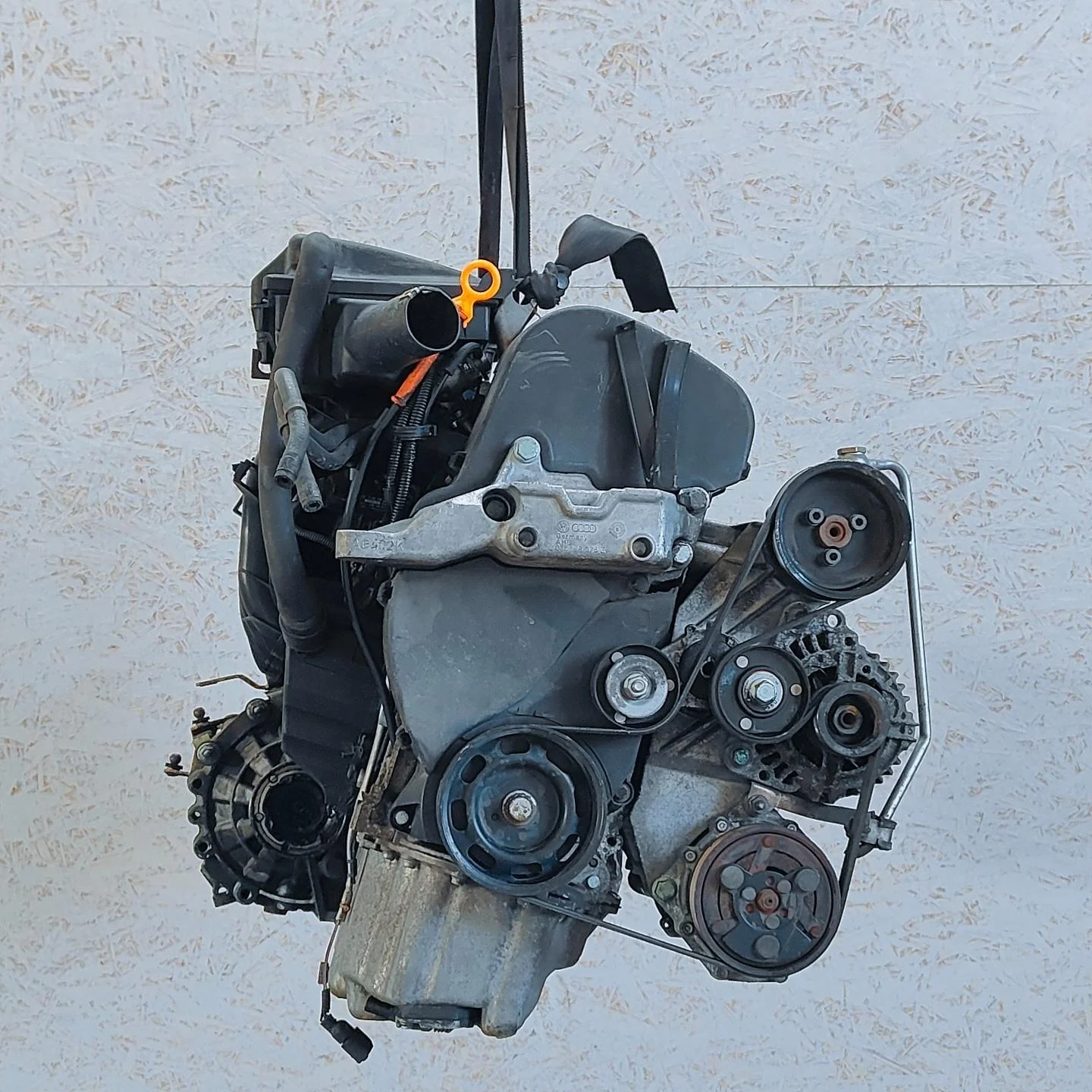 Двигатель AKQ Volkswagen Golf 4 1.4 Бензин