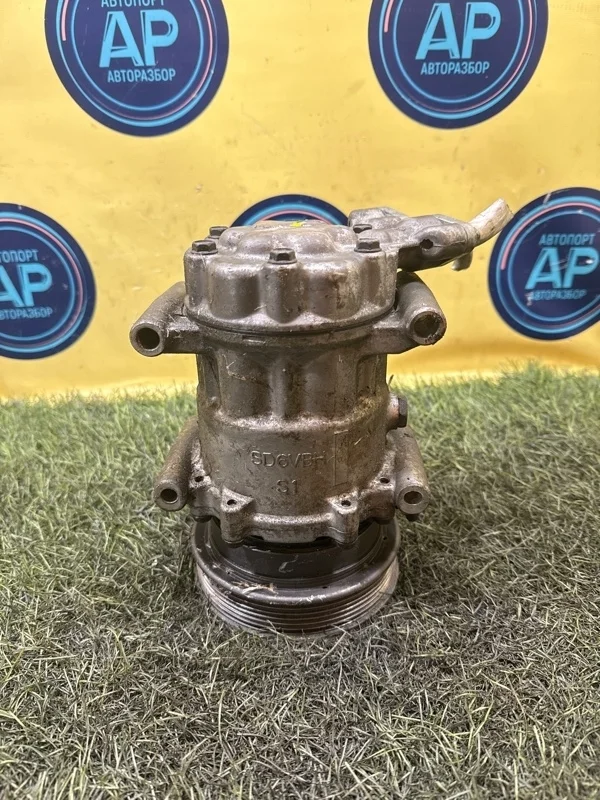 Компрессор кондиционера RENAULT SANDERO 2009-2014 8200315744 K4M