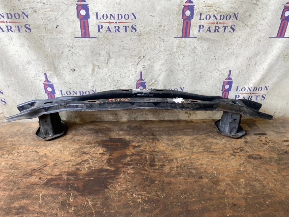 Усилитель бампера BMW F30