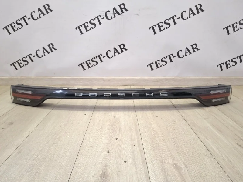 Фонарь в крышку багажника Porsche Cayenne 3 Hybrid R4 2020 9YA