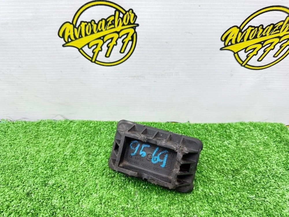 Опора под домкрат BMW 7 серия G11/G12 (2015—2019)