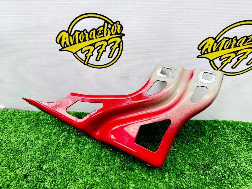 Кронштейн крепления крыла Audi Q3 I (2011—2014)