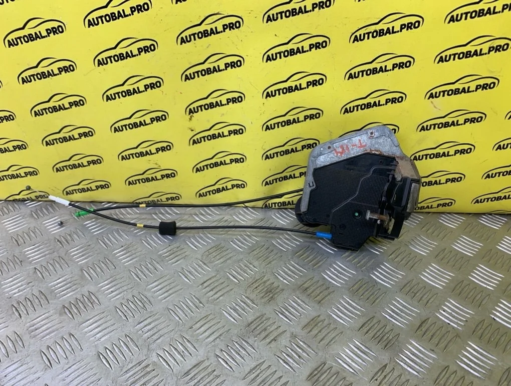 Замок двери задней левой Toyota Land Cruiser Prado 120 (2002-2009) 2004 6906060091 ВНЕДОРОЖНИК 3.0 D