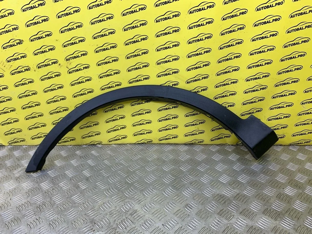 Молдинг крыла переднего левого Toyota Rav 4 (CA40) (2012-2019) 2013 7560242150 2.2 D 2ADFTV