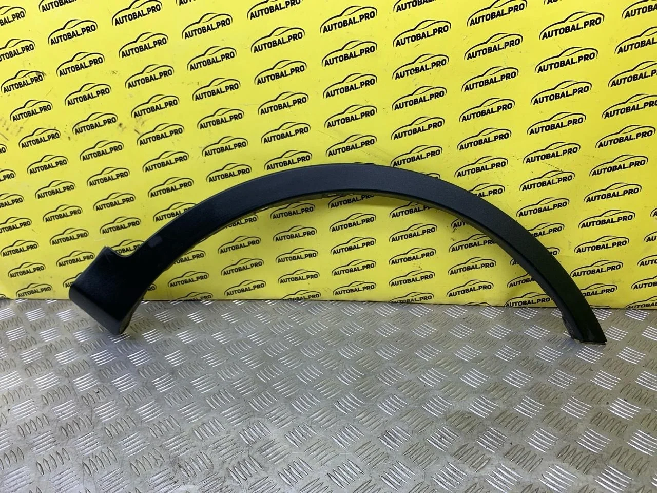 Молдинг крыла переднего правого Toyota Rav 4 (CA40) (2012-2019) 2013 7560142150 2.2 D 2ADFTV