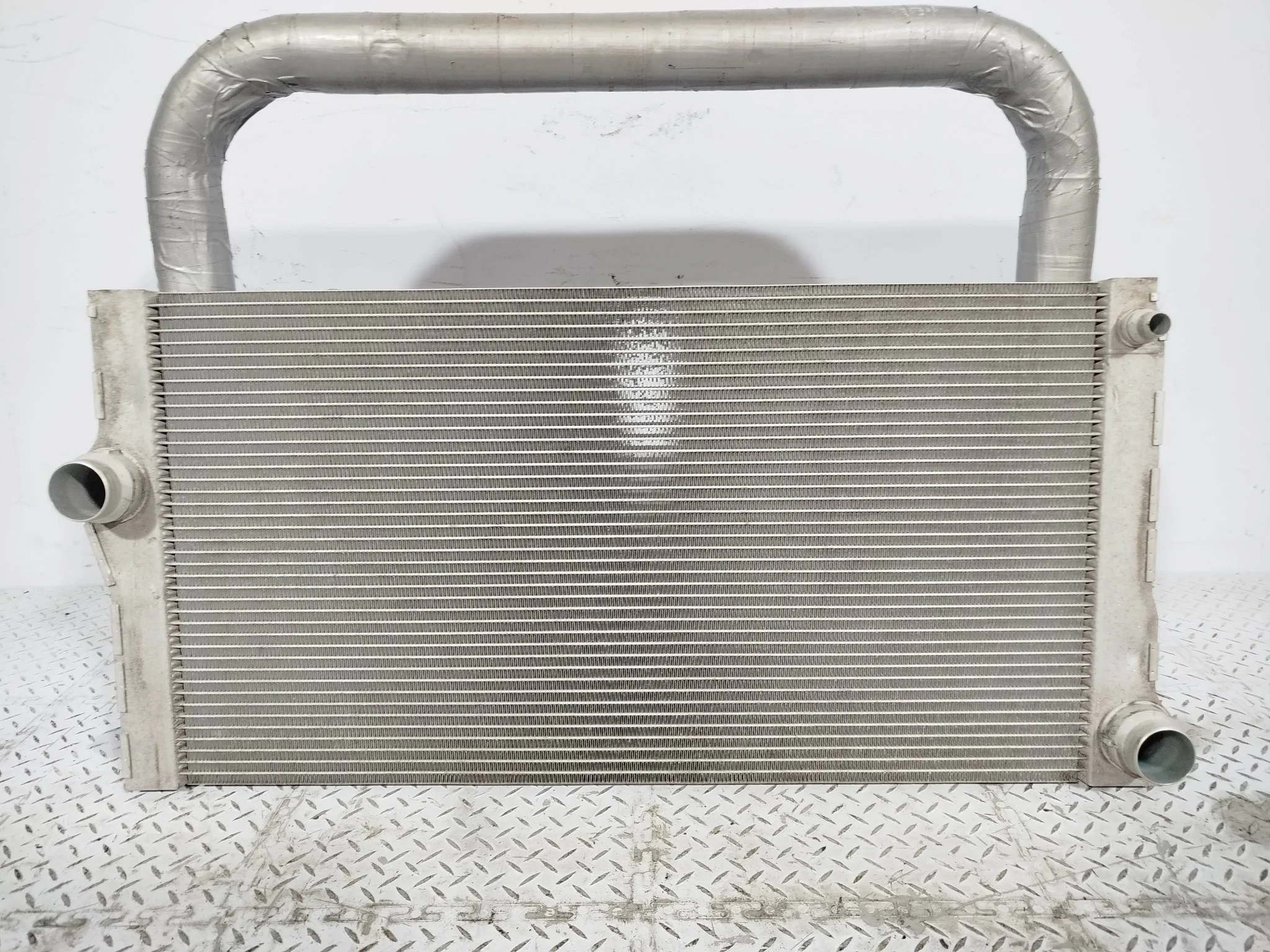 РАДИАТОР ДВИГАТЕЛЯ BMW 17117805627 KE568Z