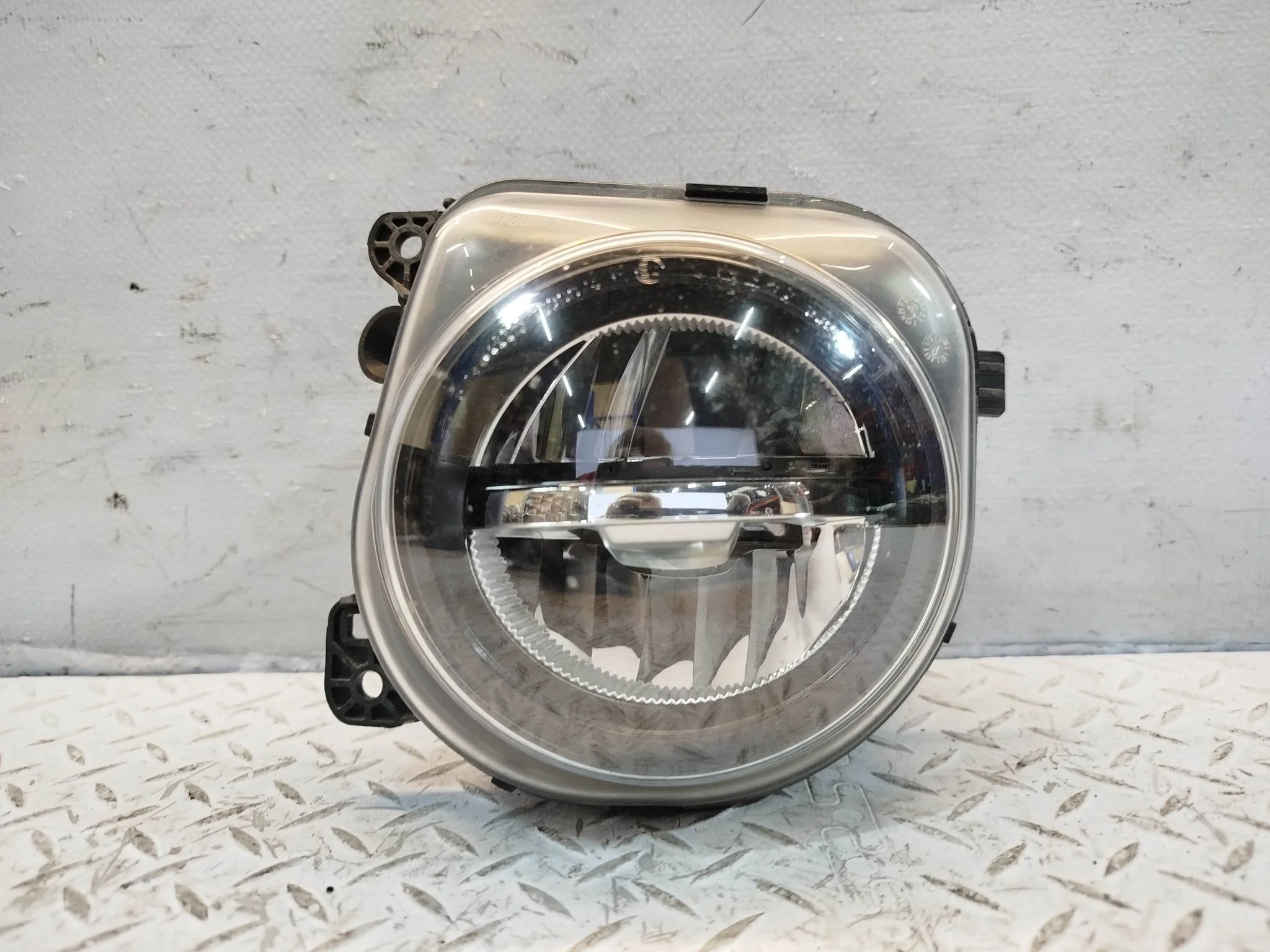 ТУМАНКА BMW ЛЕВАЯ 63177311293 KE568Z