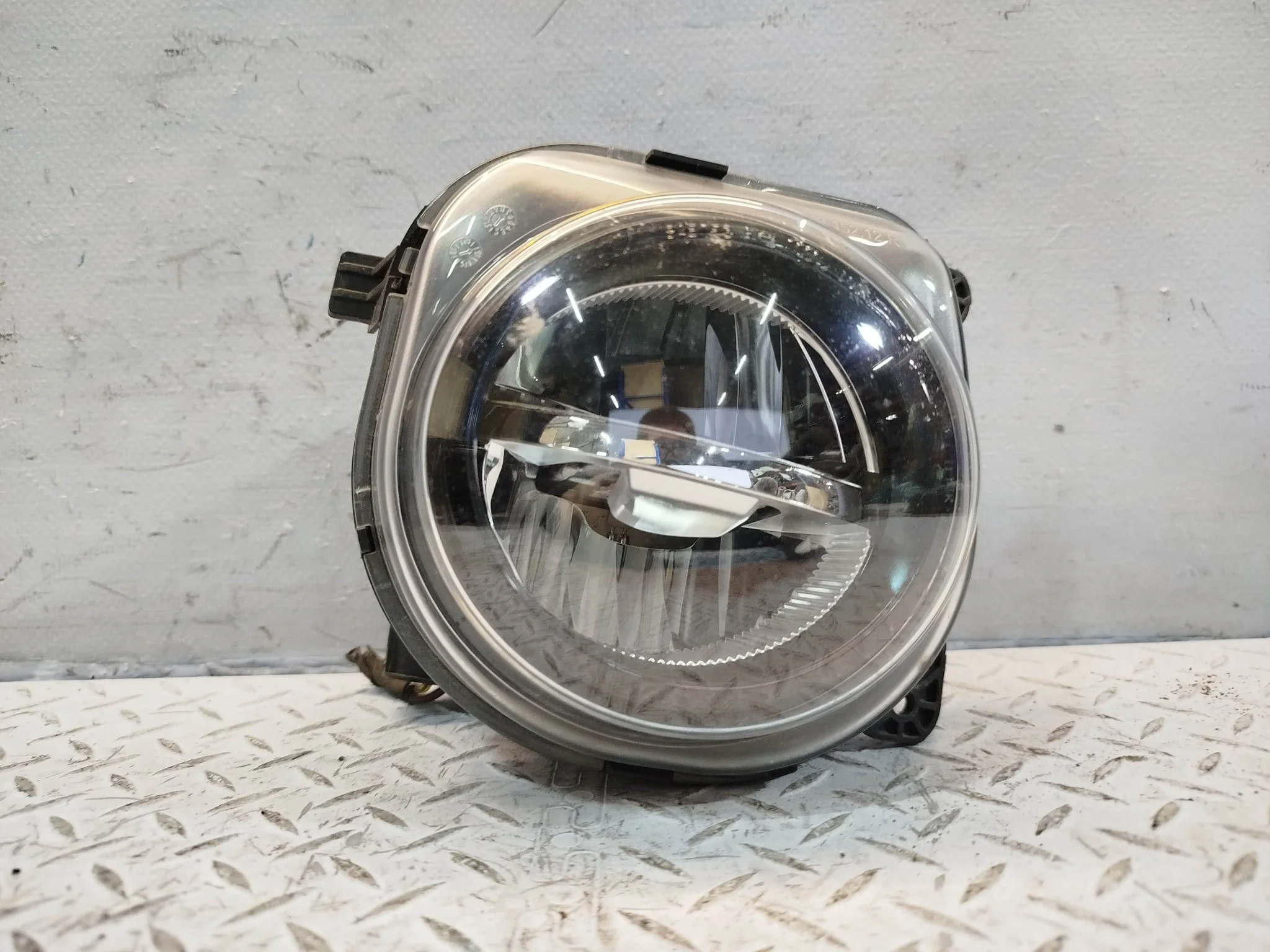 ТУМАНКА BMW ПРАВАЯ 63177311294 KE568Z