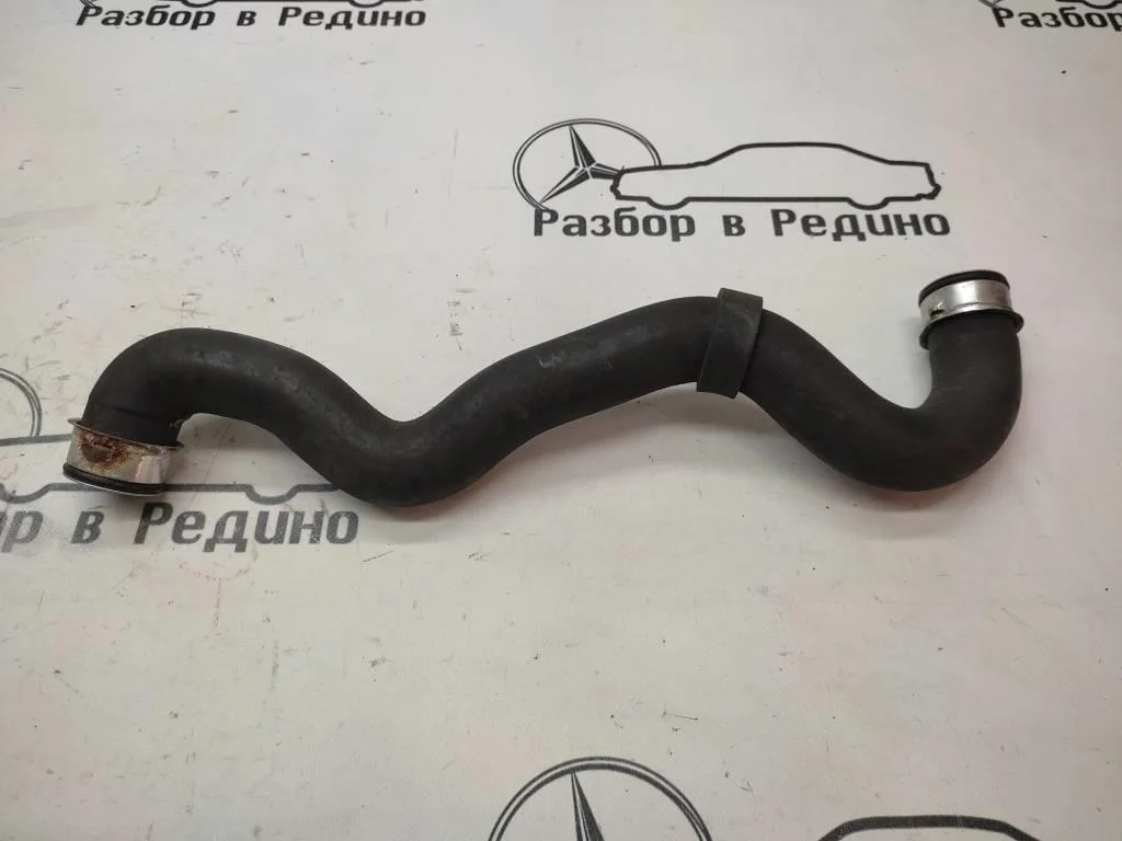 Патрубок радиатора Mercedes-Benz