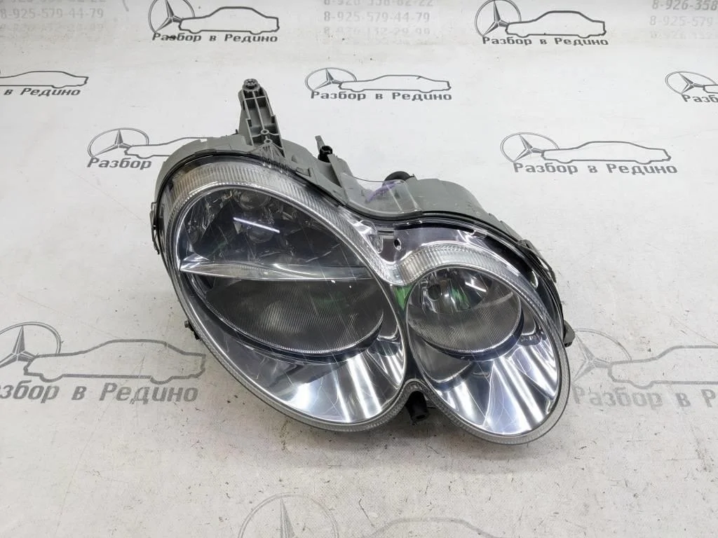 Фара правая Mercedes-Benz