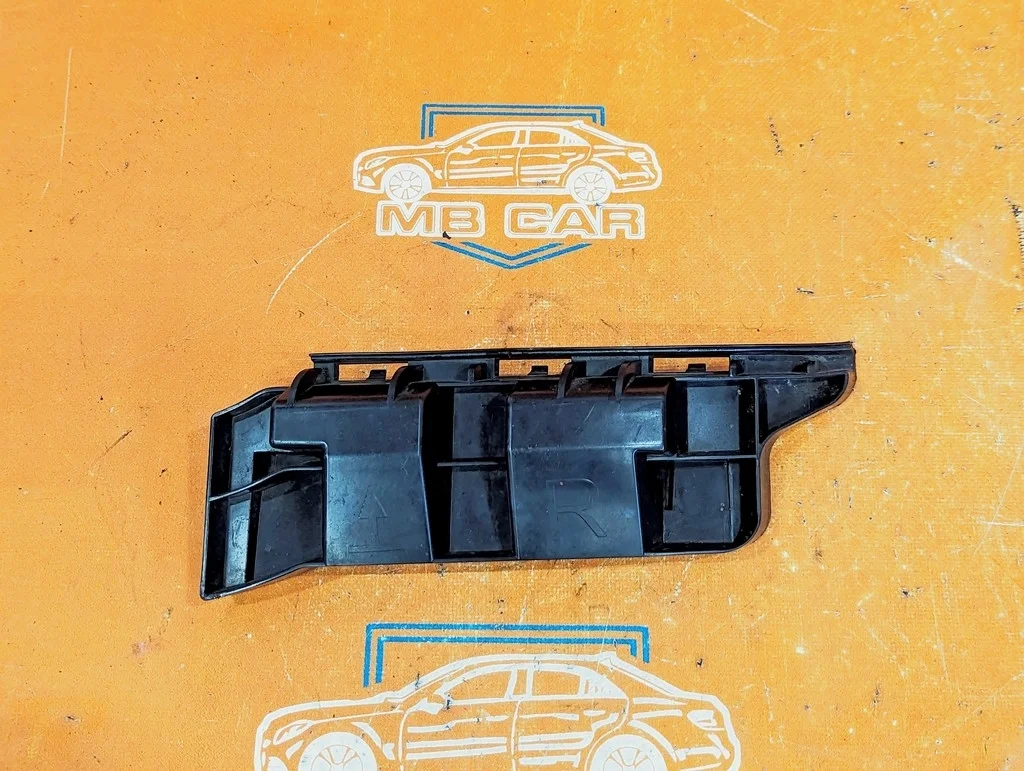 Кронштейн крепления бампера Mercedes-Benz