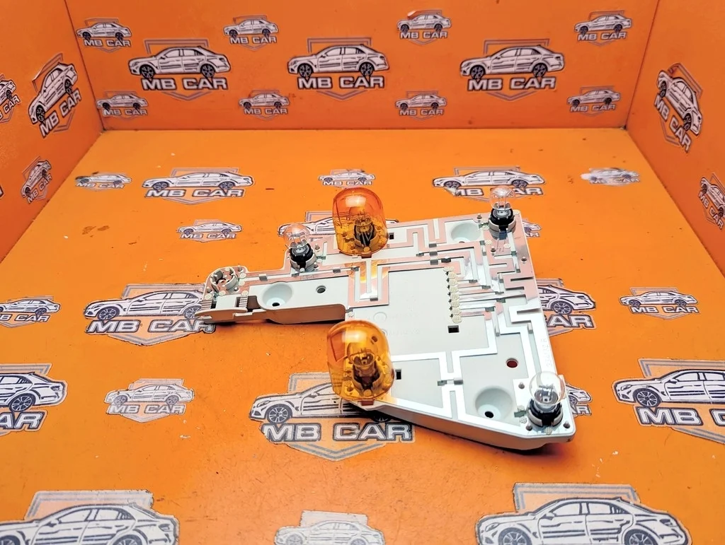 Плата заднего фонаря Mercedes-Benz