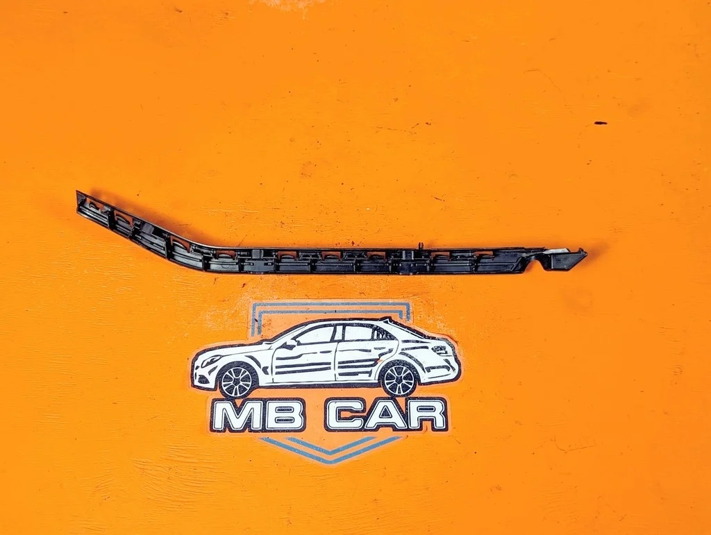 Кронштейн крепления бампера Mercedes-Benz