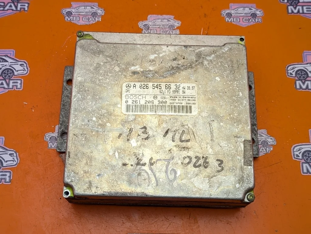 Блок управления двигателем Mercedes-Benz