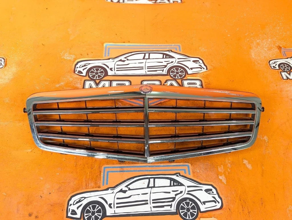 Решетка радиатора Mercedes-Benz