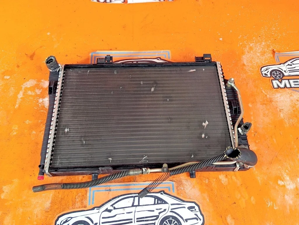 Радиатор Mercedes-Benz