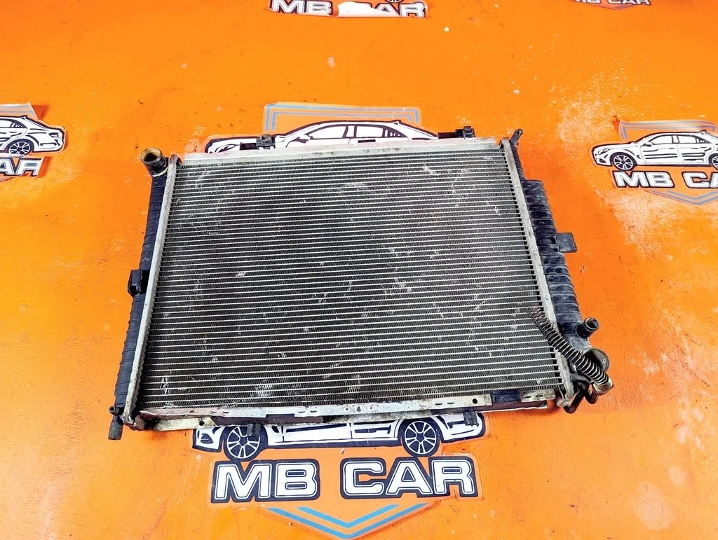 Радиатор Mercedes-Benz