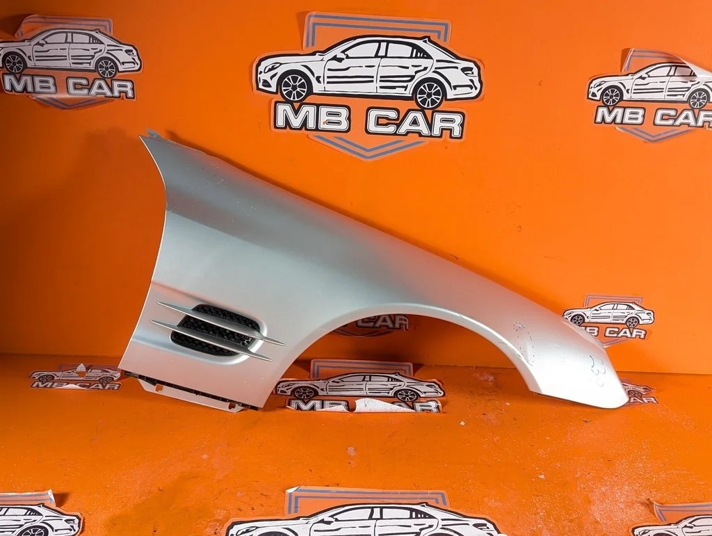 Крыло переднее правое Mercedes-Benz