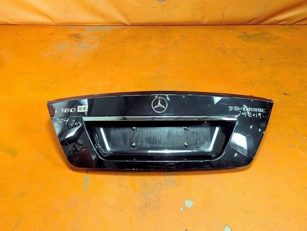 Крышка багажника Mercedes-Benz