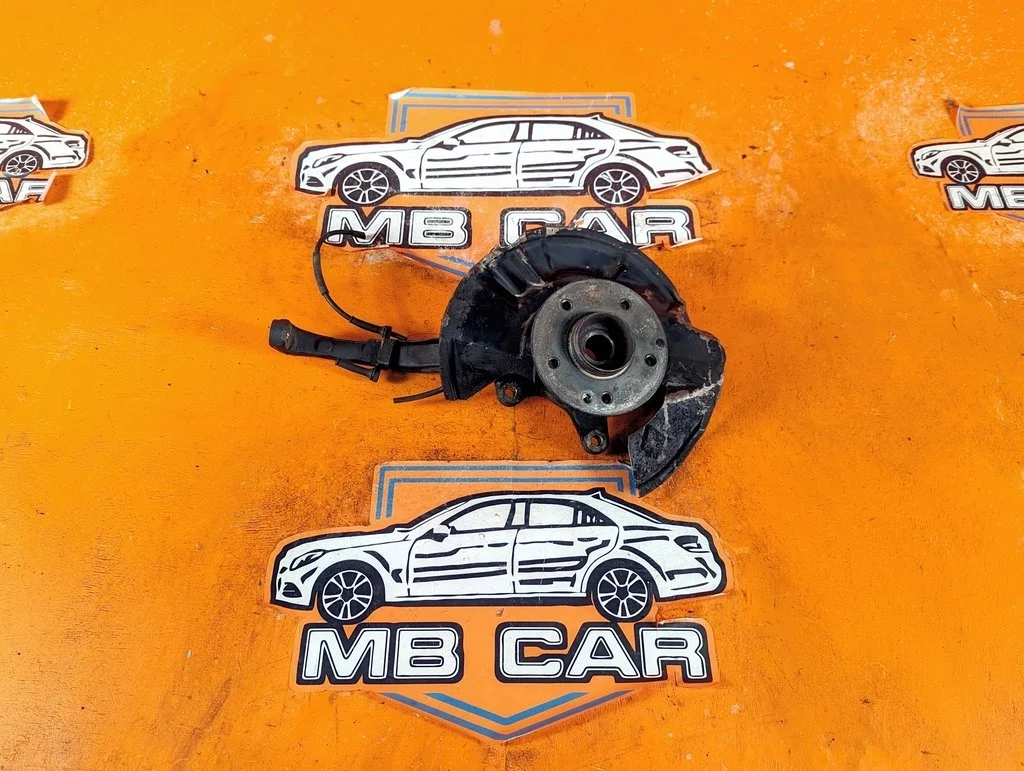 Кулак поворотный передний левый Mercedes-Benz