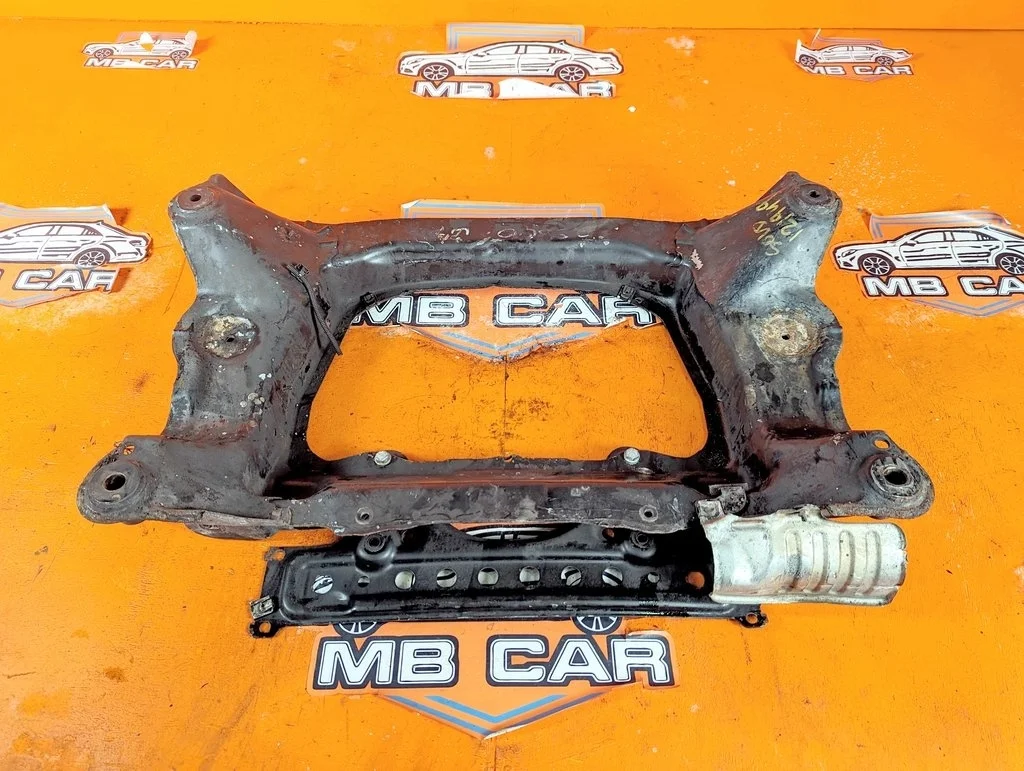 Подрамник передний Mercedes-Benz