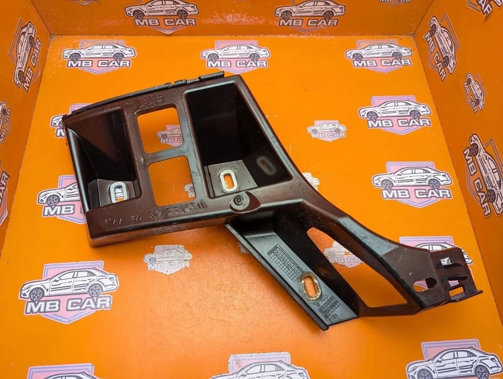 Кронштейн крепления бампера Mercedes-Benz