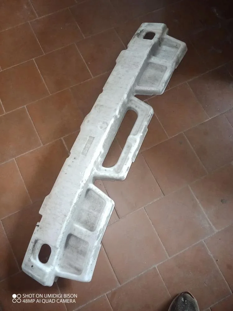 Абсорбер бампера Lexus IS II (2005—2008)