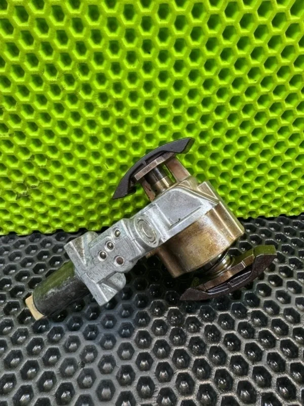 Регулятор фаз газораспределения Audi A4 2004 B6