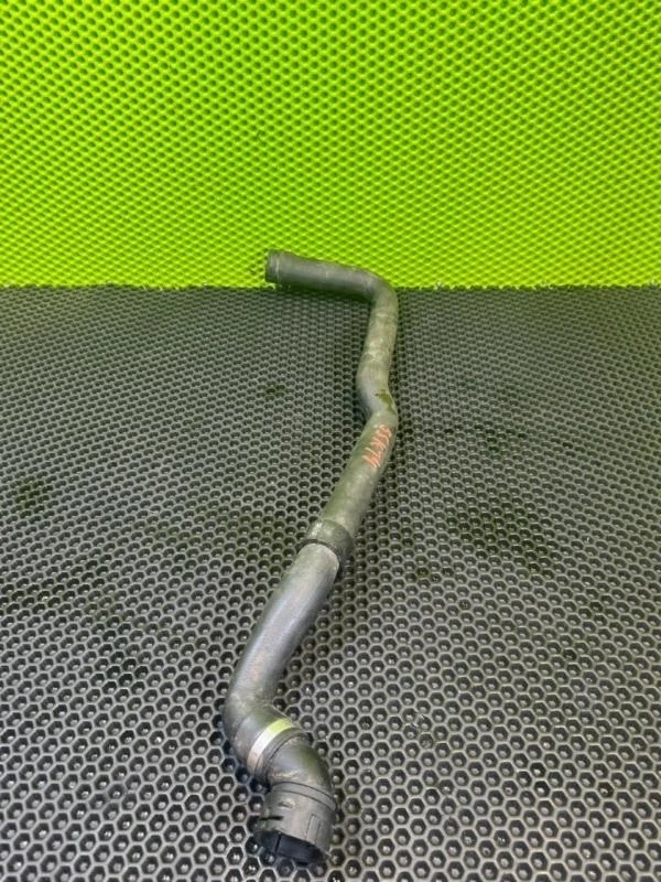 Патрубок радиатора VW Touareg 1 2006 1P1