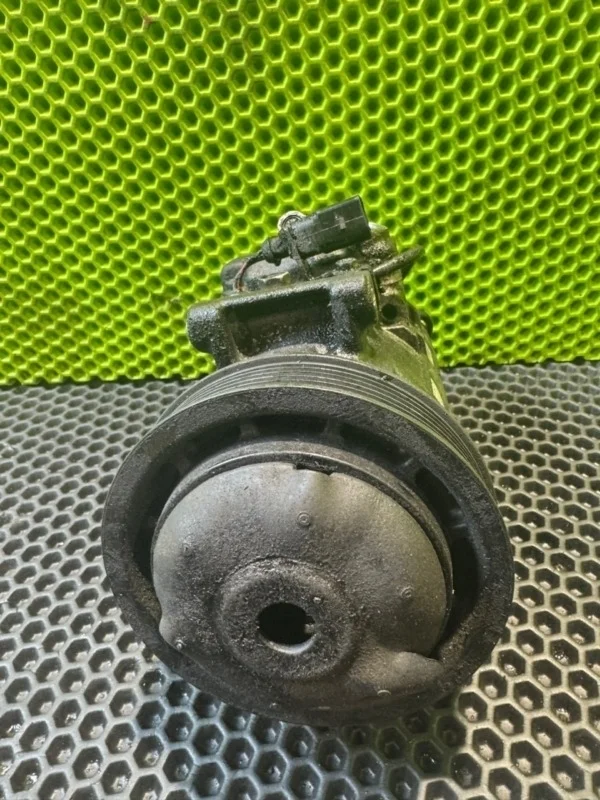 Компрессор кондиционера Audi A6 2008