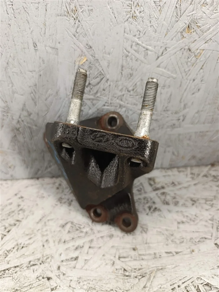 Опора двигателя Kia Ceed 2 216702B100 JD, правая