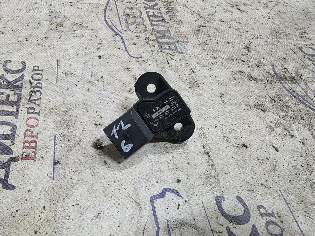 датчик давления Audi Q7 2005-2015 - -