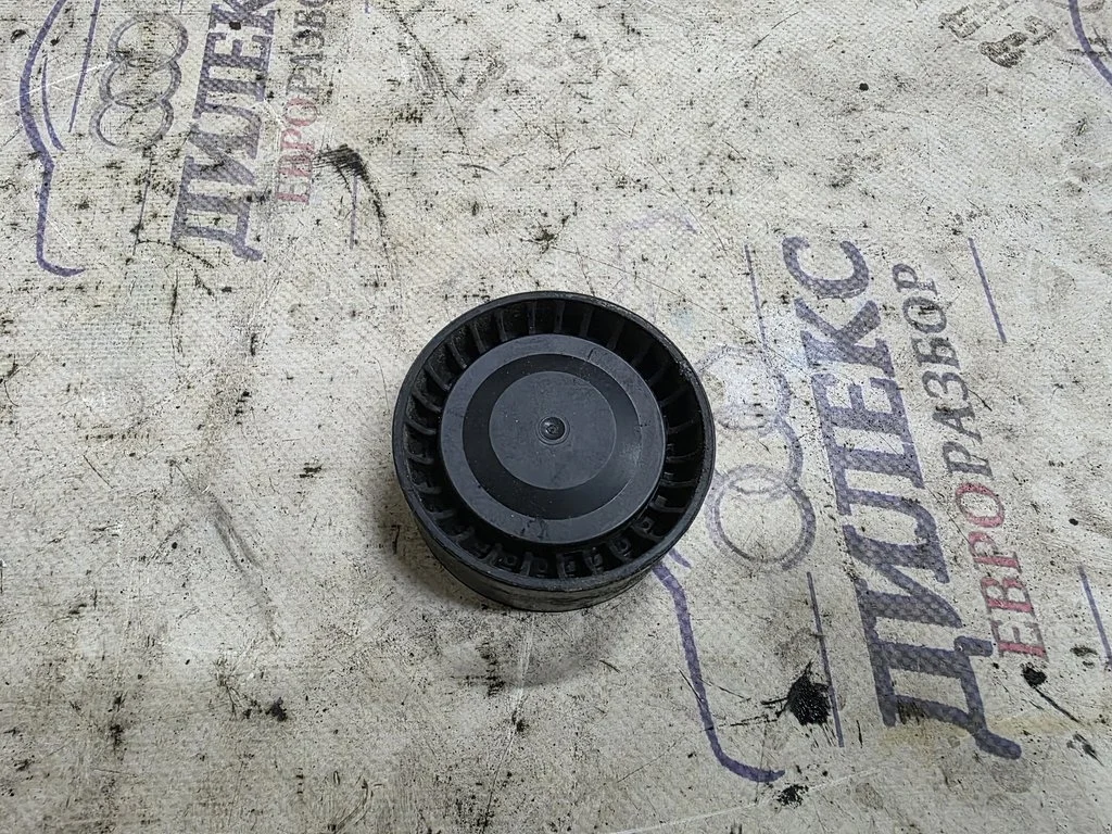 ролик дополнительный руч. ремня Audi Q7 2005-2015 - -