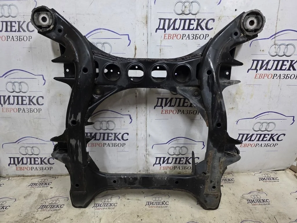 балка подмоторная Audi Q7 2005-2015 - -