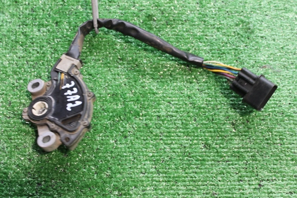 Б.у. датчик положения селектора кпп MITSUBISHI PAJERO V77W MITSUBISHI PAJERO V77W 3.8 2004