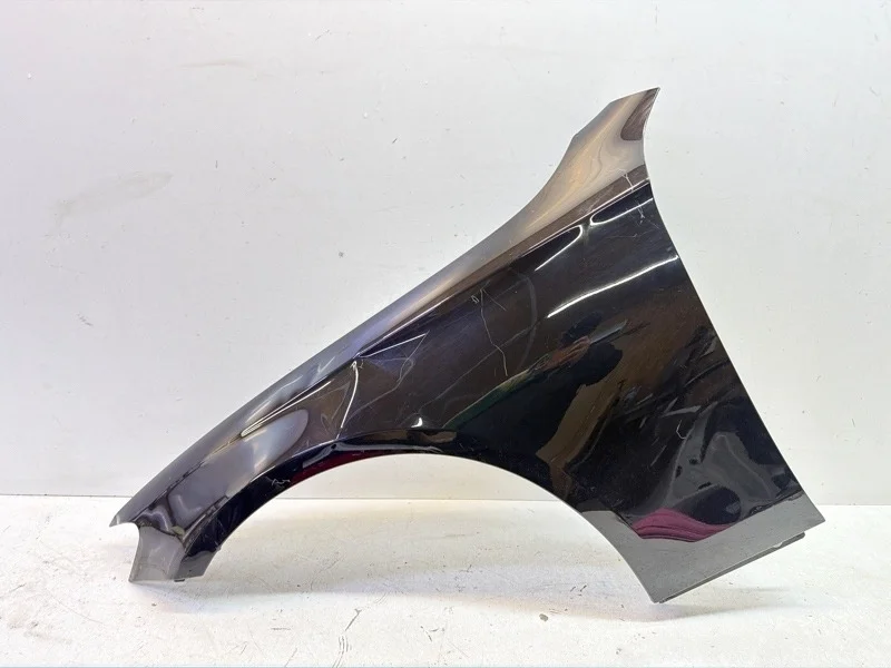 Крыло Mercedes-Benz -Class 2016-2024 W213