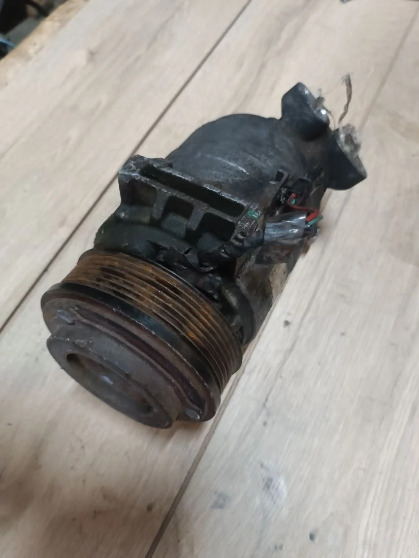 Компрессор кондиционера 926007877R Renault Koleos 2.0 Дизель