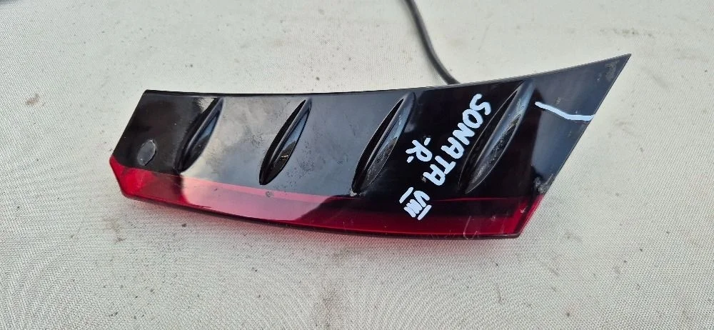 Фонарь задний правый Hyundai Sonata 8