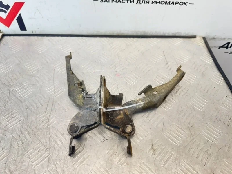 петли капота toyota corolla 2005 ZZE121 3ZZFE