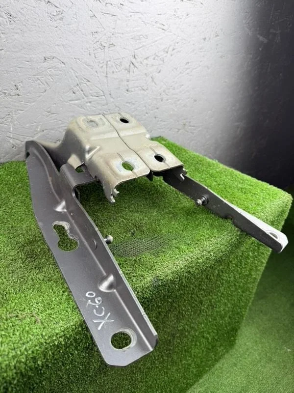 Петля капота левая + правая Volvo XC60 2019 SPA