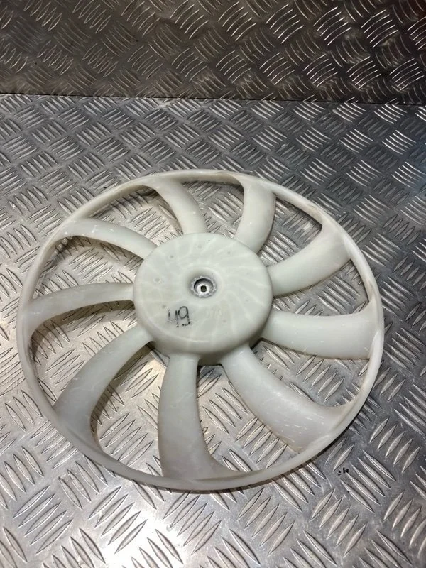 Крыльчатка вентилятора охлаждения LEXUS RX300 2022 1636131460 AGL25 8AR-FTS 2.0, правая