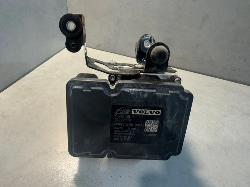 Блок ABS Volvo XC60 2012 31329139 1 D5244T17
