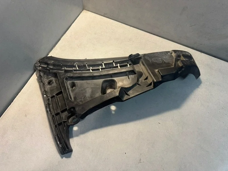 Кронштейн переднего бампера Volvo XC90 30698128, левый