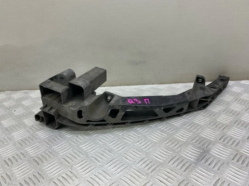 Крепление фары Audi Q3 8U