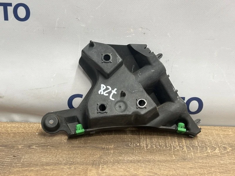 Кронштейн крыла Volvo XC60 31383164 XC60, передний правый