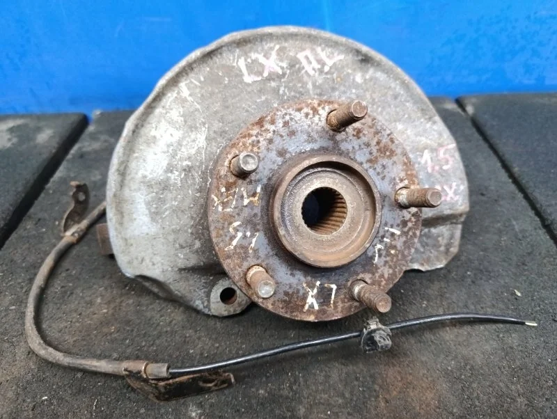 Кулак со ступицей Mitsubishi Lancer 2010 3870A011 1.5 4A91, передний левый