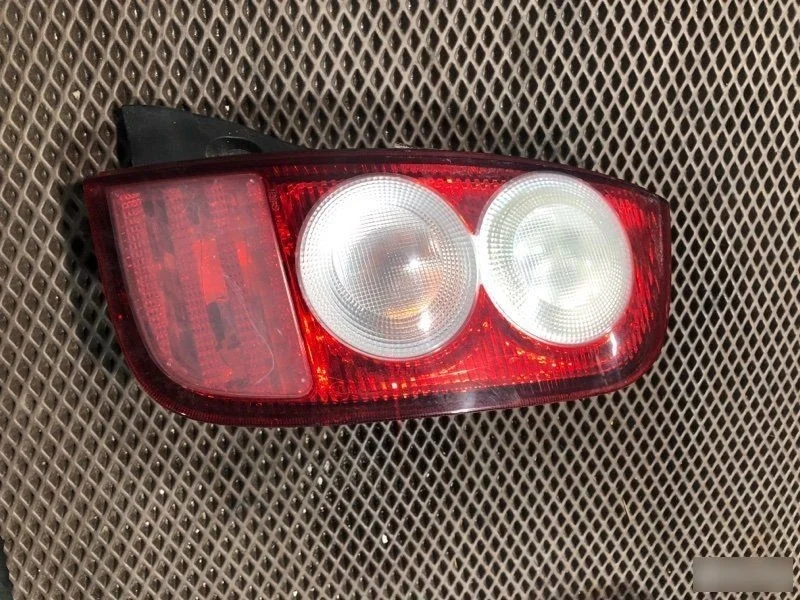 Фонарь правый Nissan Micra K12 (2002—2010)
