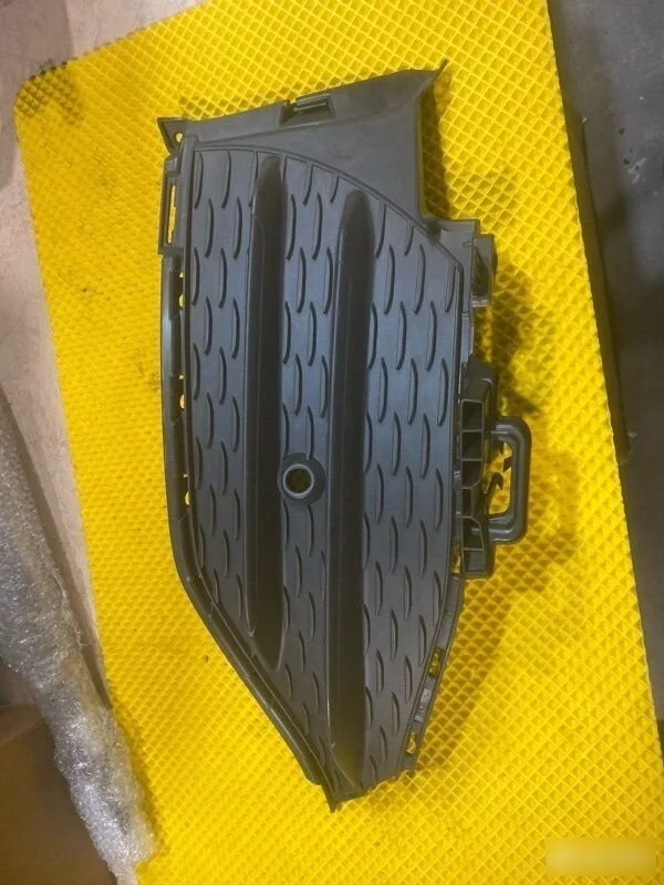 Накладка на бампер правая Mercedes-Benz GLC-класс X253 (2015—2019)